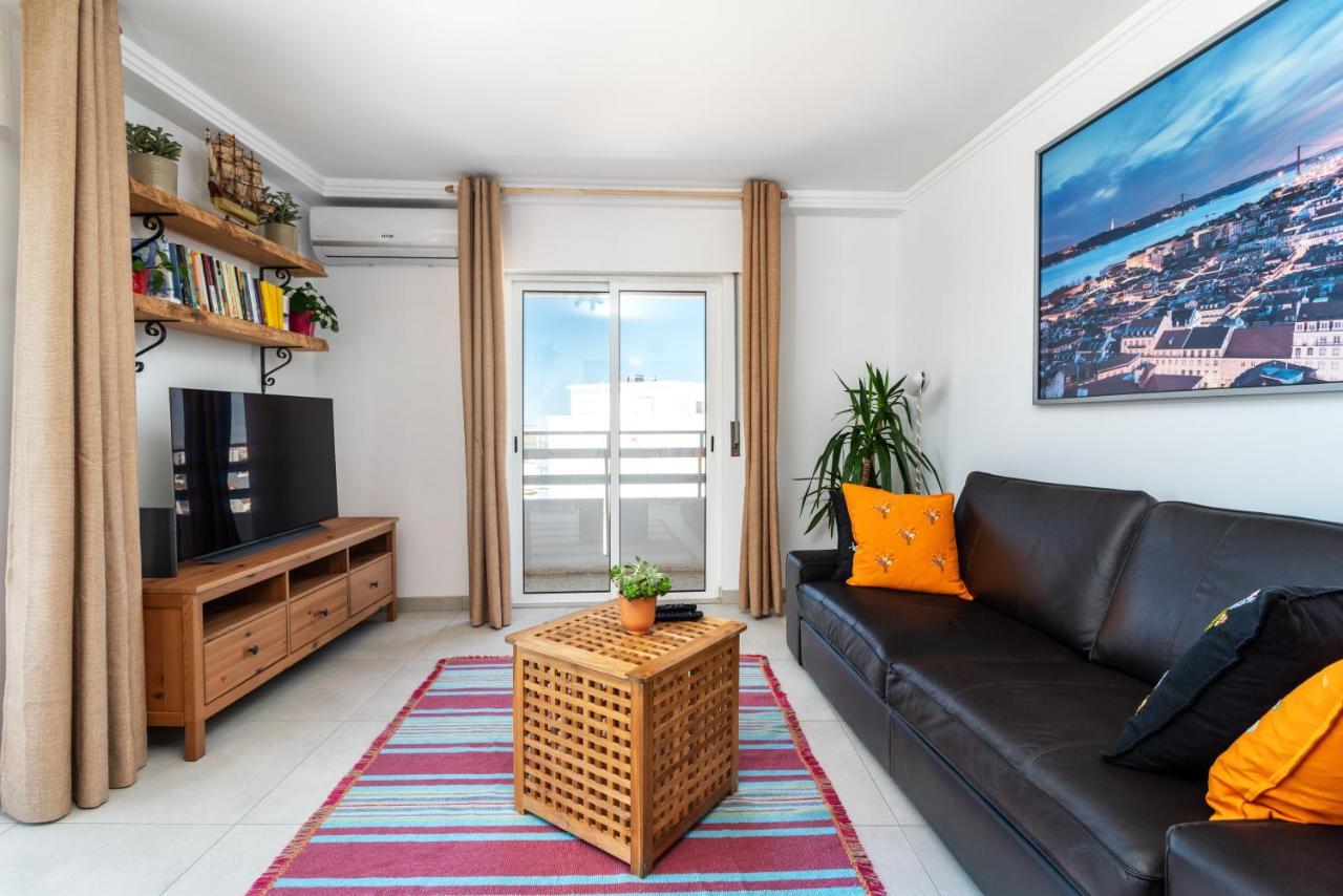 Faro Center Stunning View Apartment Luaran gambar