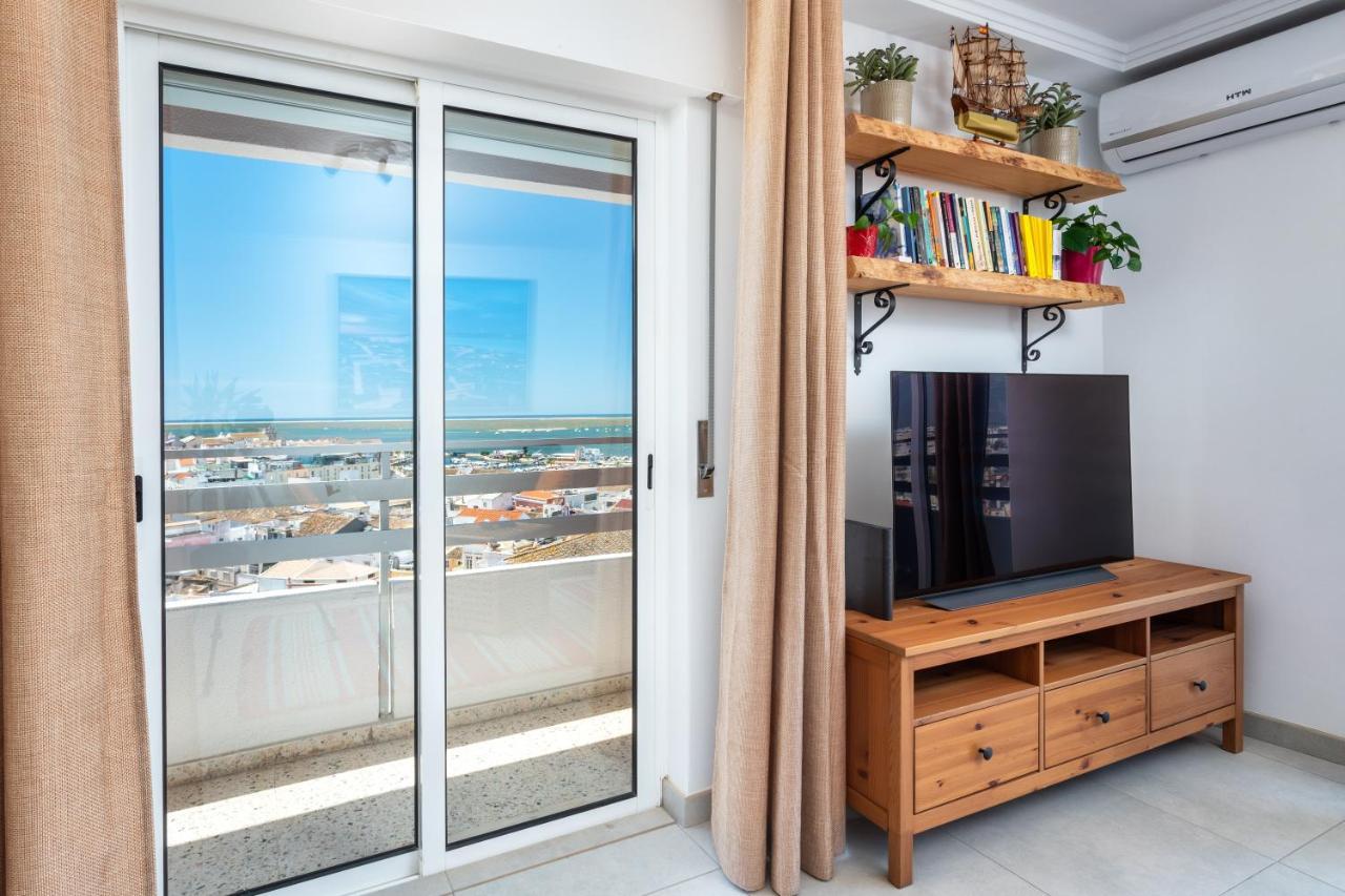 Faro Center Stunning View Apartment Luaran gambar